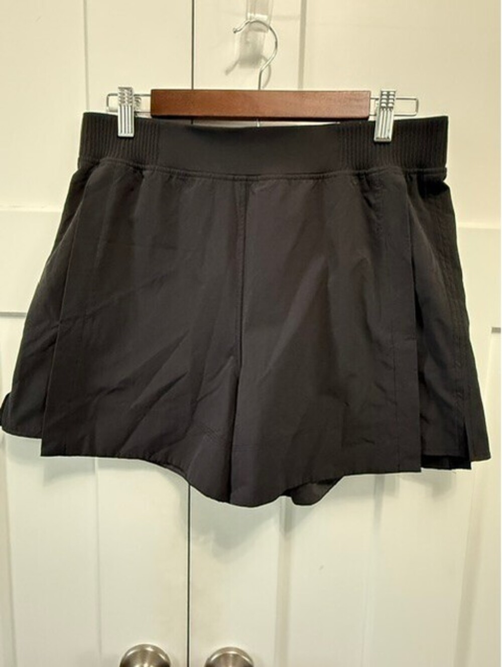Lululemon black stretch high rise relaxed fit nylon blend shorts size Large